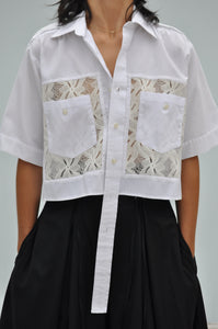 LACE PATCH CROP SHIRT